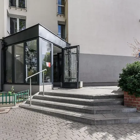 Riverside Flat Near Center Апартаменти