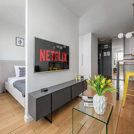 Апартаменти Riverside Flat Near Center Варшава
