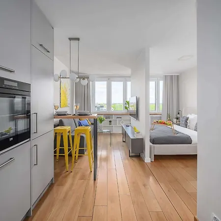 Апартаменти Riverside Flat Near Center Варшава